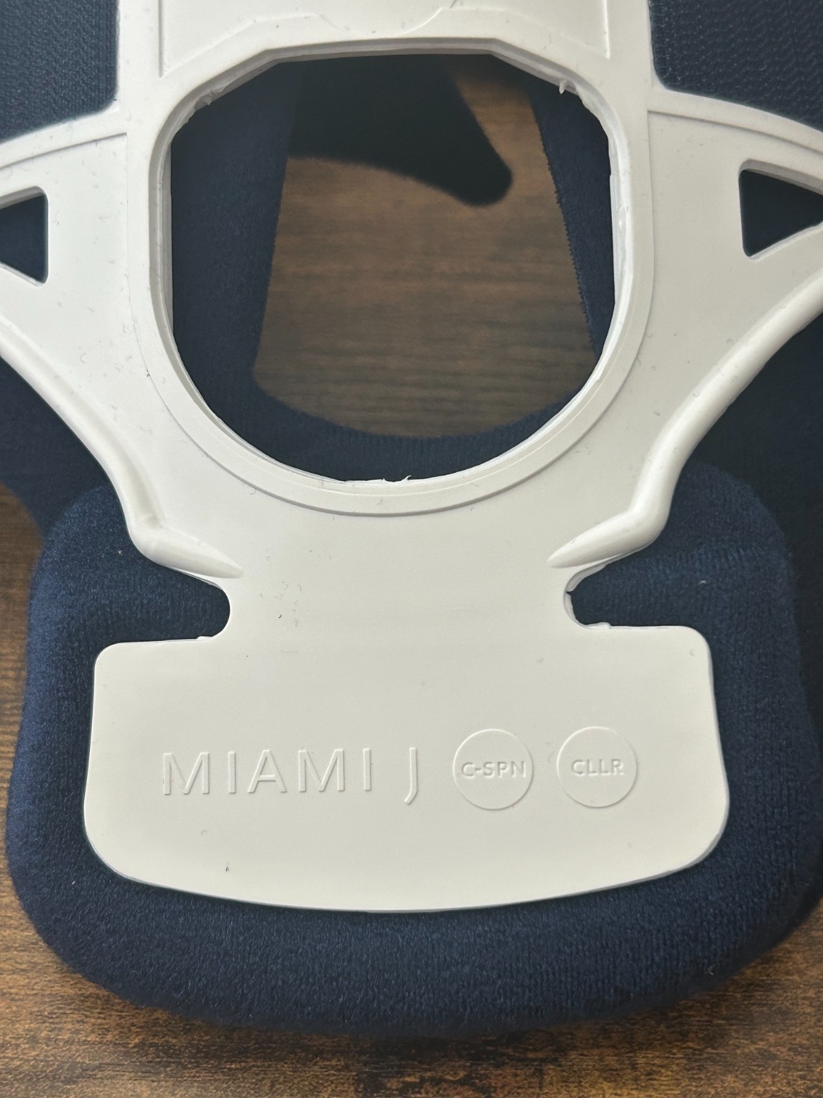 Ossur Miami J Cervical Collar Immobilizer, Regular MJ-400 – Average Adult New