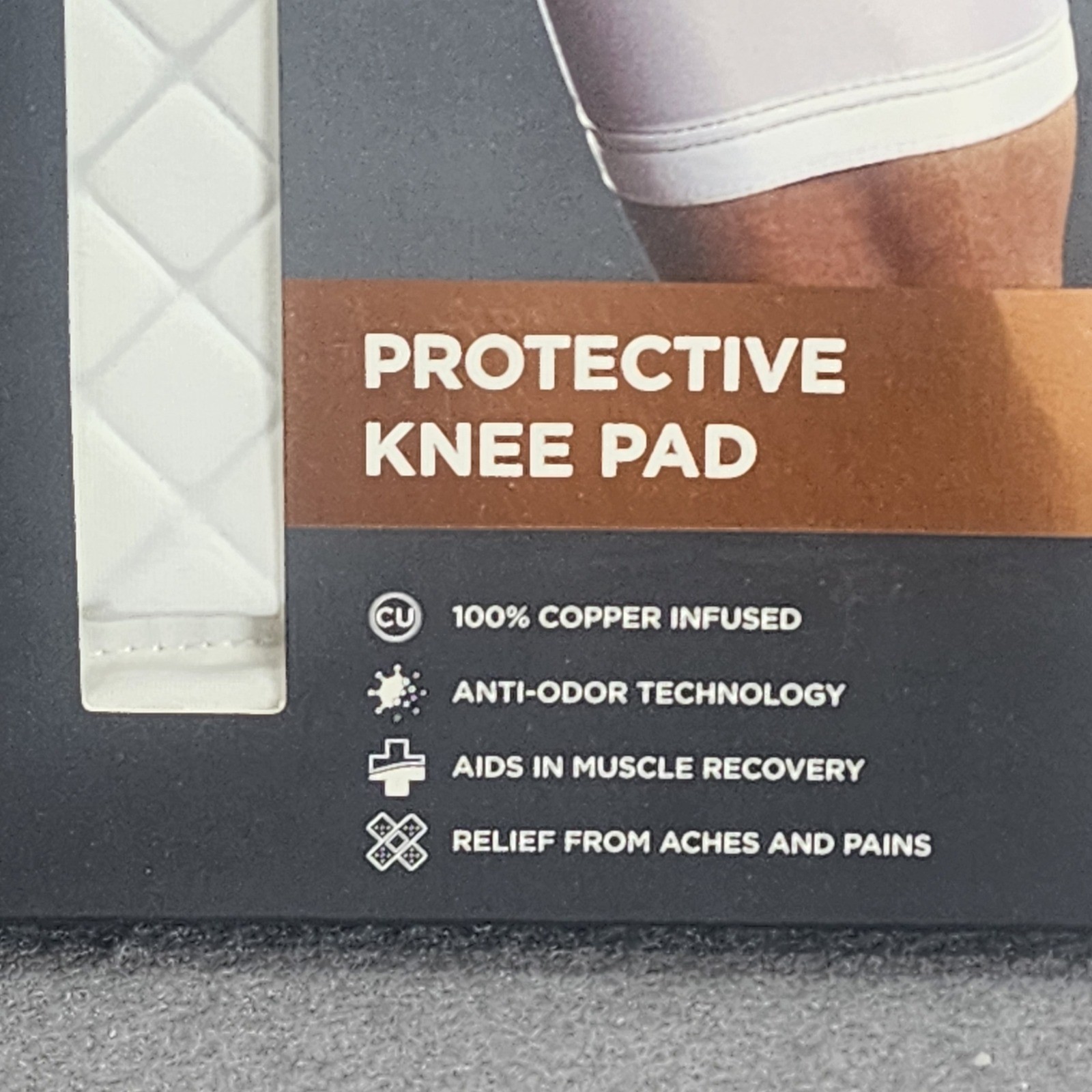 Tommie Copper Protective Knee Pad White Copper Infused Sport Unisex S/M
