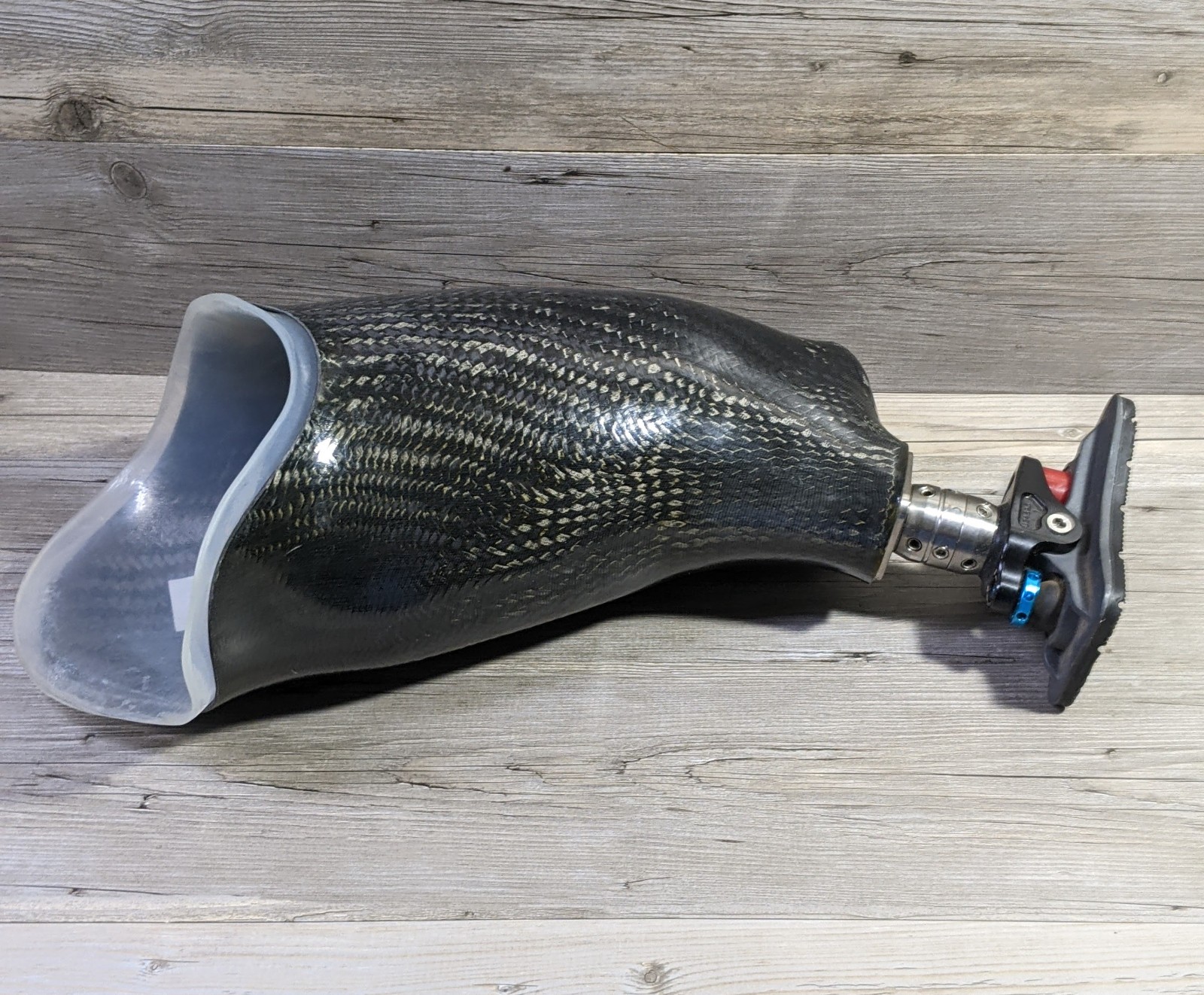 College Park Left Prosthetic Foot with Carbon Fiber Socket & Adapter – Pre-Owned