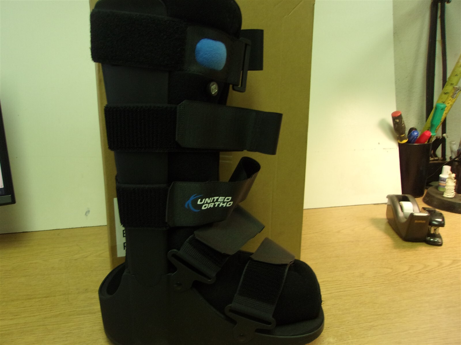 NEW United Ortho Zoyer Recover + 17″ Pro Walker Boot Size Small ZPF-3202