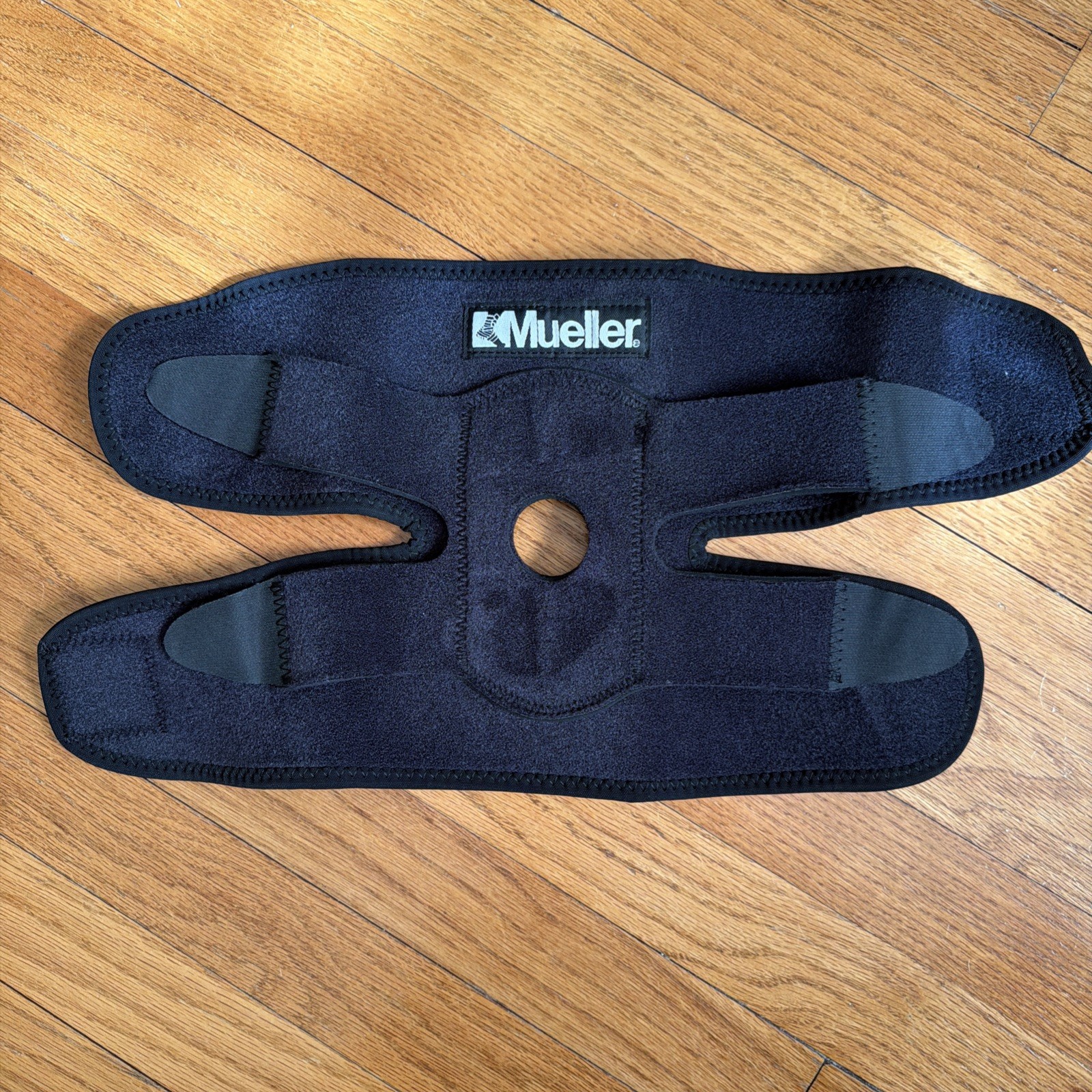 Mueller Adjustable Knee Support Stabilizer Black Neoprene Comfort