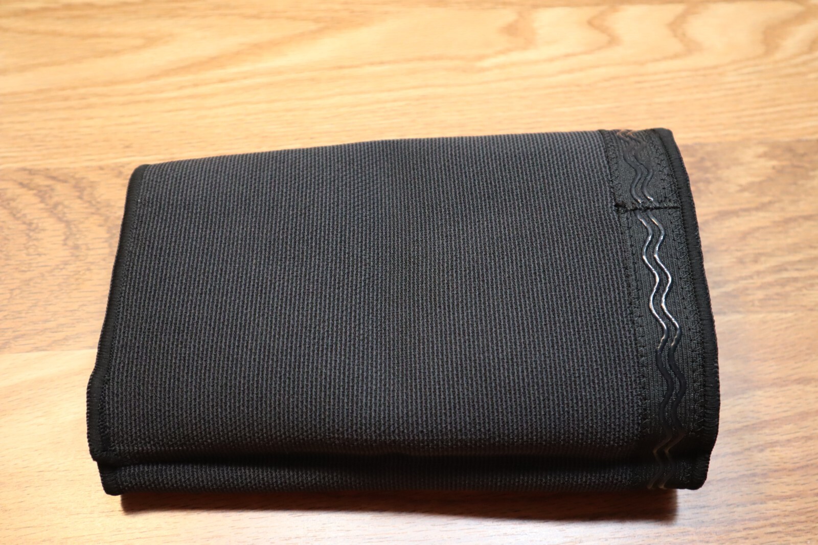 Run Forever Sports Black Thigh Compression Sleeve (1) Size Medium **NOT A PAIR**
