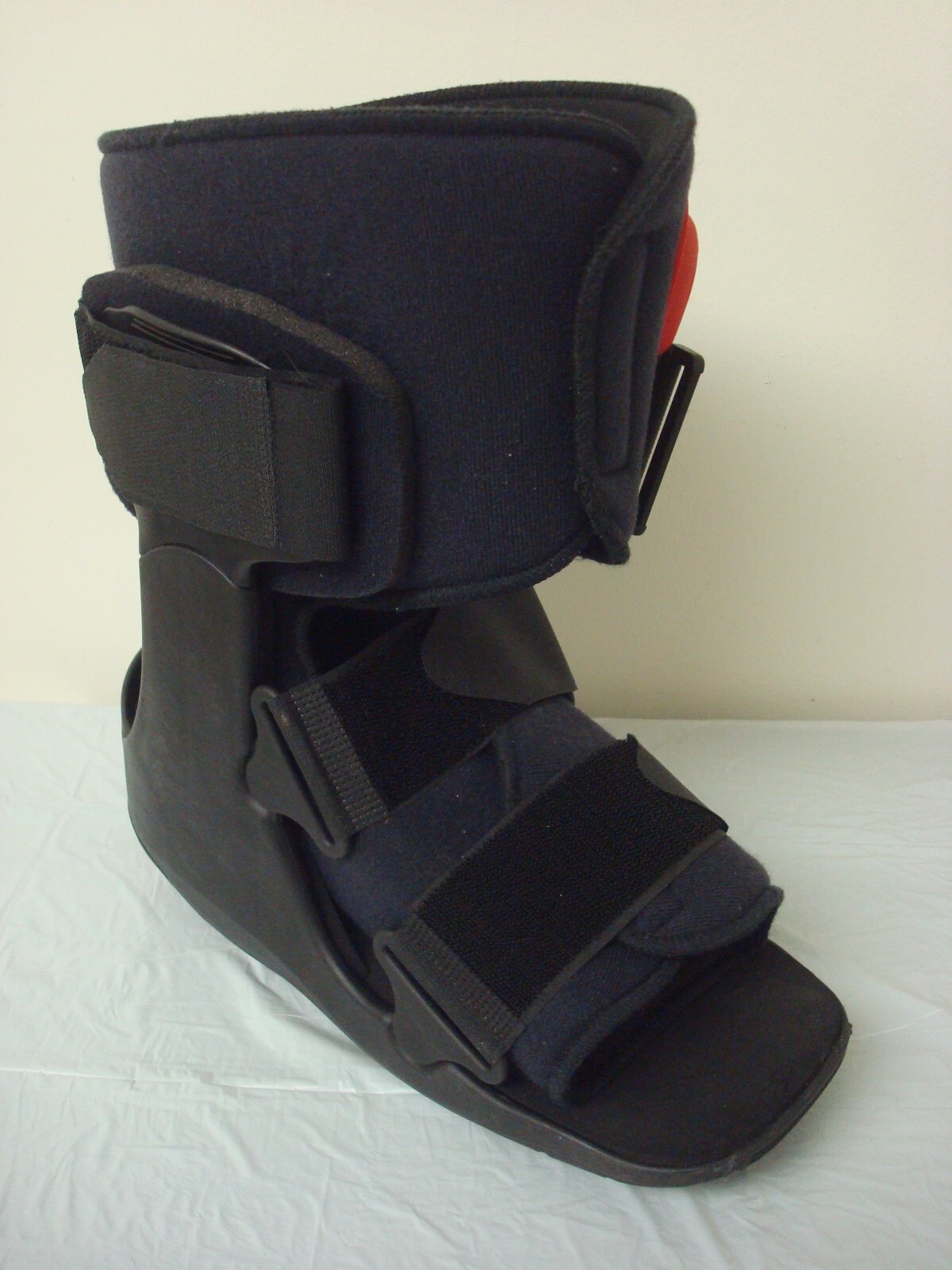 DJO Orthopedic Walking cast Boot Black Soft Walking Shoe Pump Fit Medium clean!