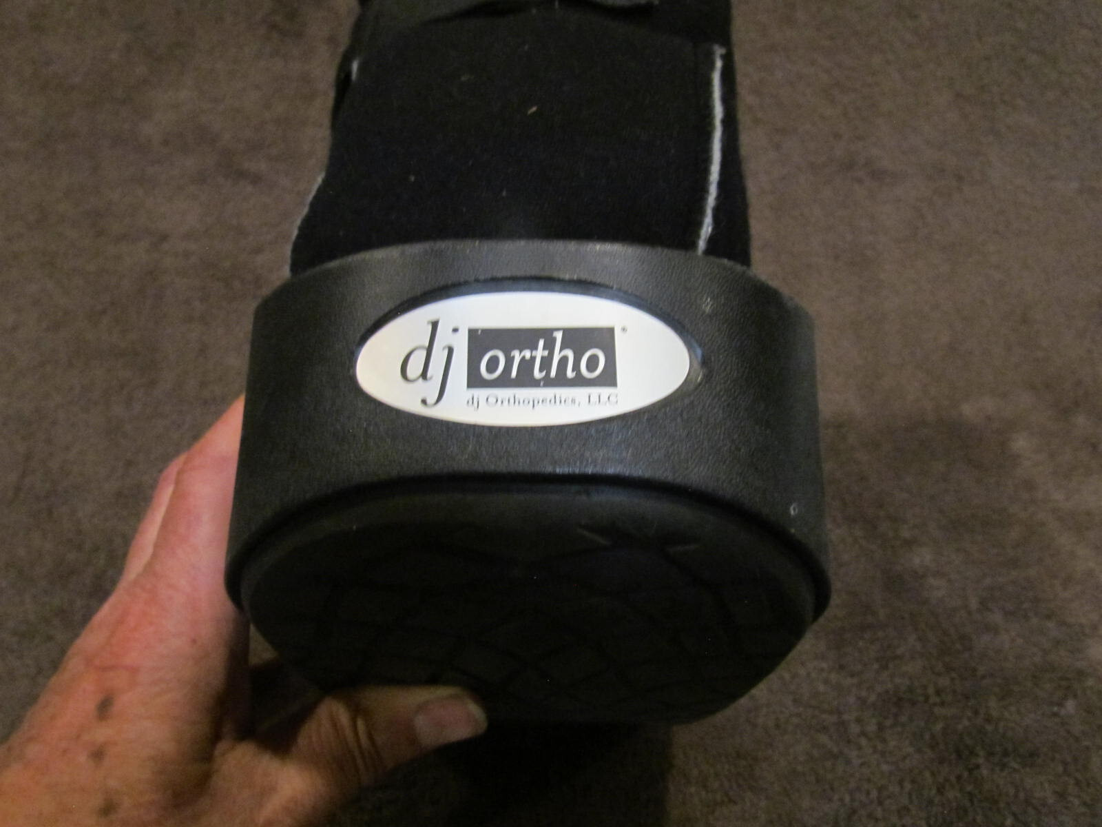 MaxTrax orthopedic walking boot, medium, 10 inches tall. Near-new cconditon.
