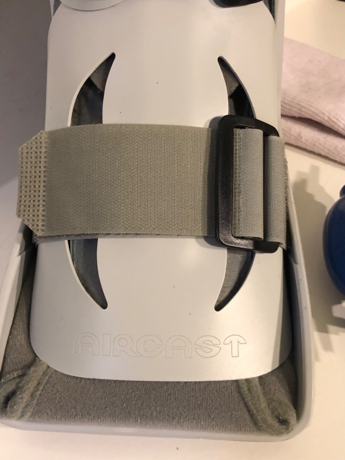 Aircast XP Walker Boot Large 01P-L Pneumatic Orthopedic Foot Brace with Pump