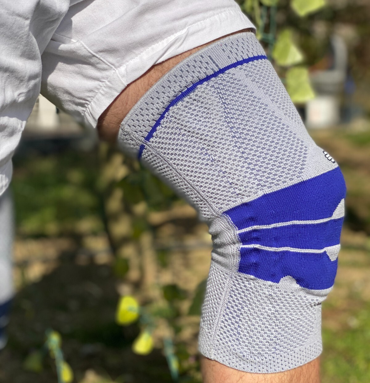 Bauerfeind GenuTrain Size 4 Knee Joint Brace Patella Support Meniscus ACL Hinge