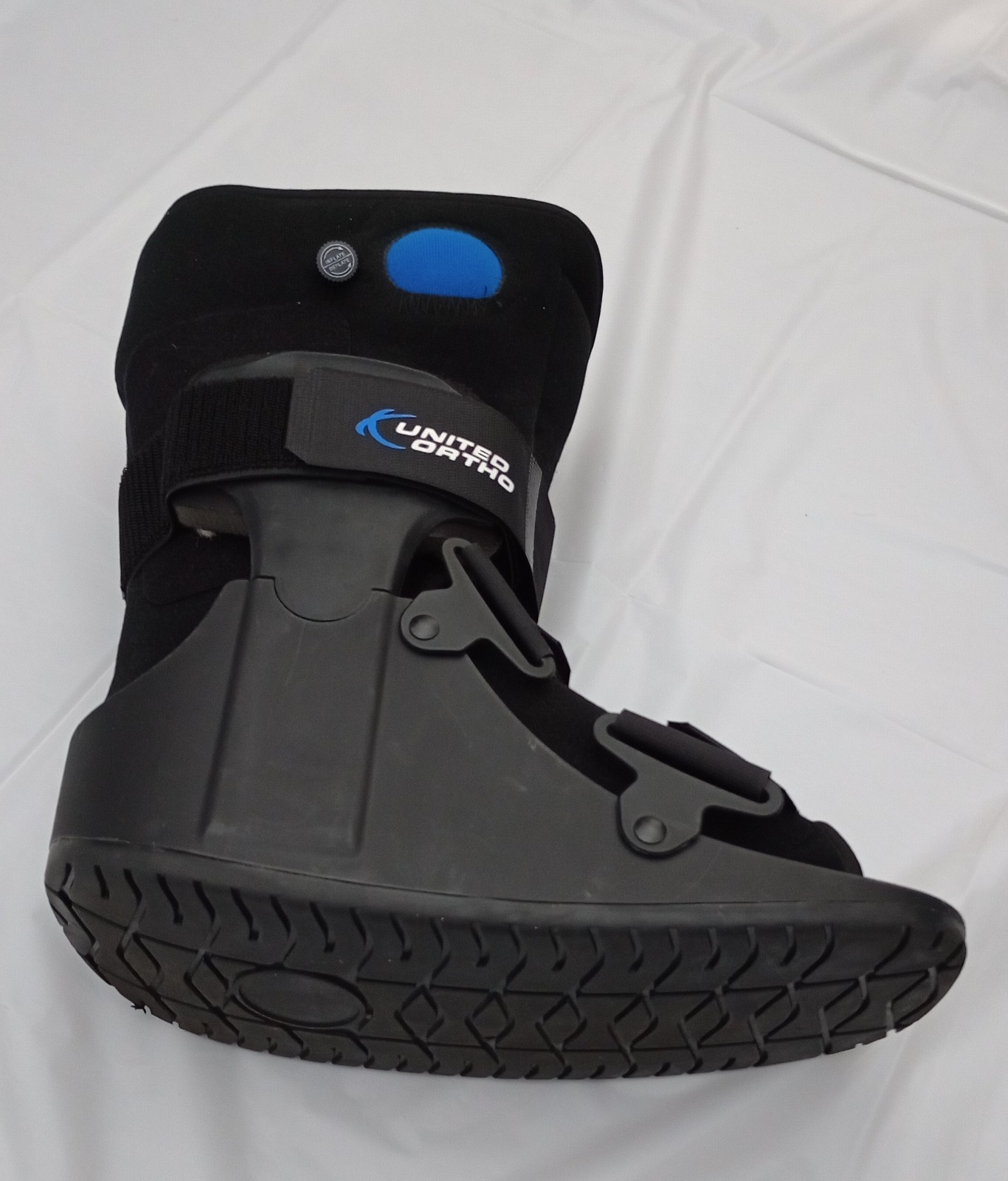Ankle And Foot Brace. United Ortho Air Cam Walker. Broken Bone Fracture Boot.