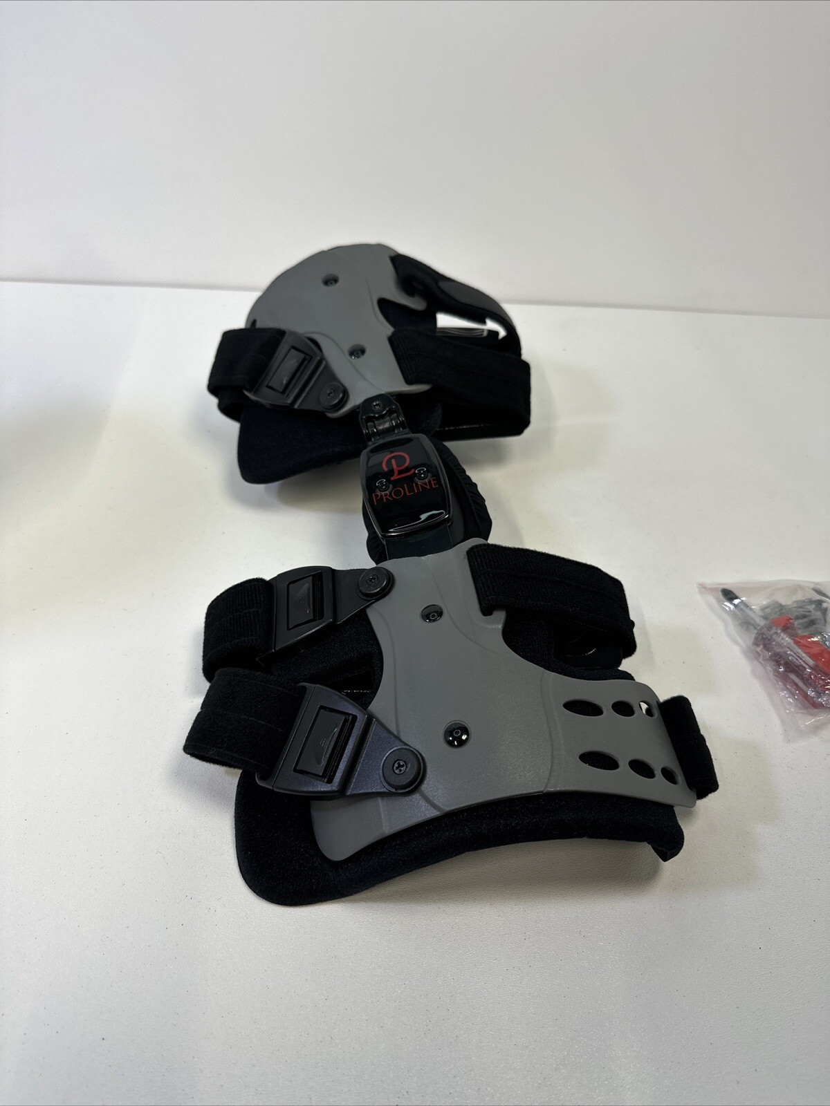 New Proline Pro-Line U-L LEFT Hinged Knee Brace Universal Size