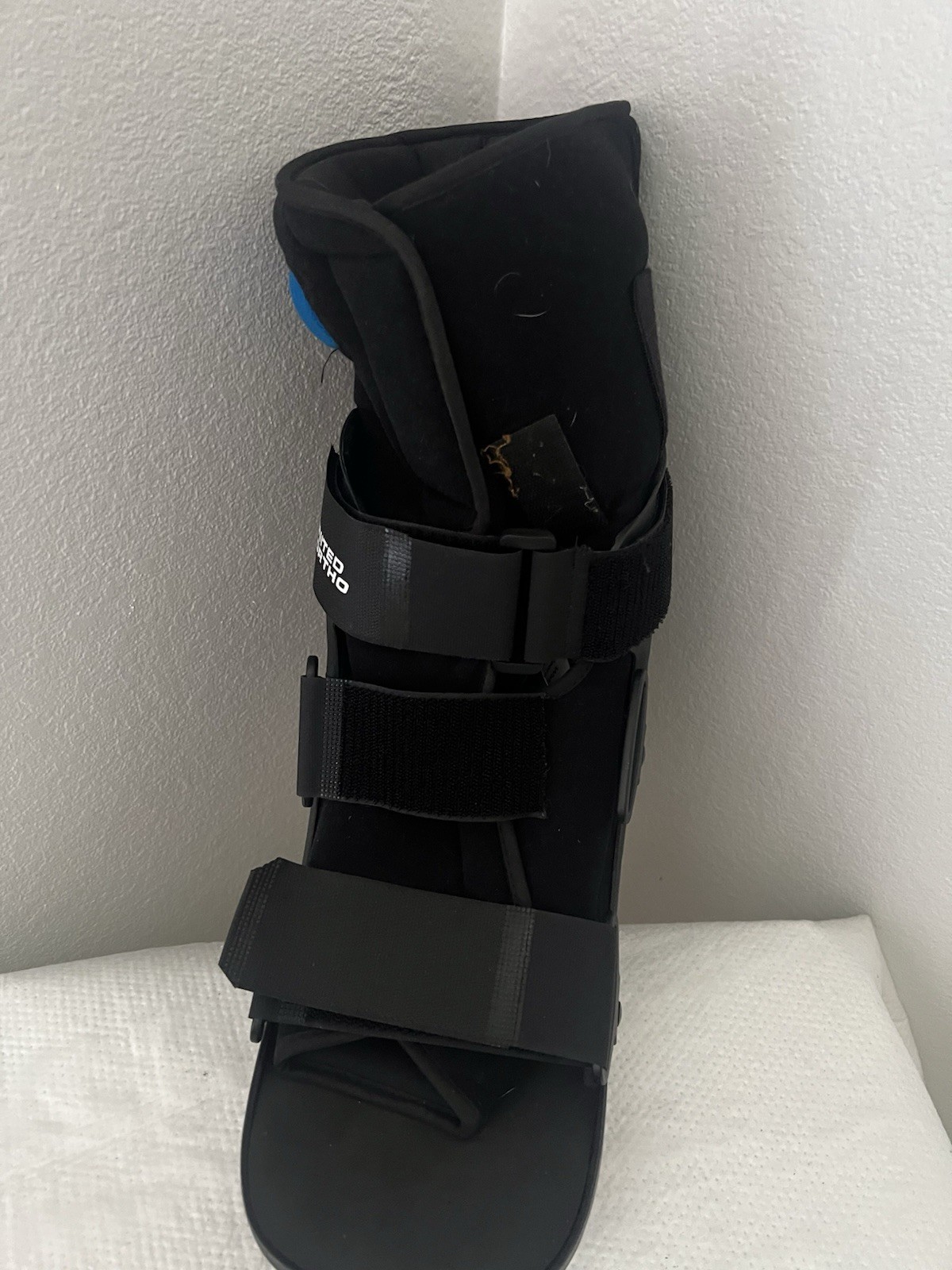 United Ortho Short Air Cam Walker Fracture Boot, Size Small (New) (B)