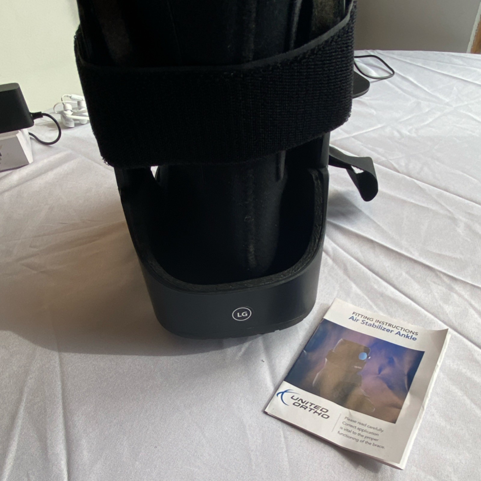United Ortho Air Stabilizer Ankle Adjustable Boot Large Black Stabilization