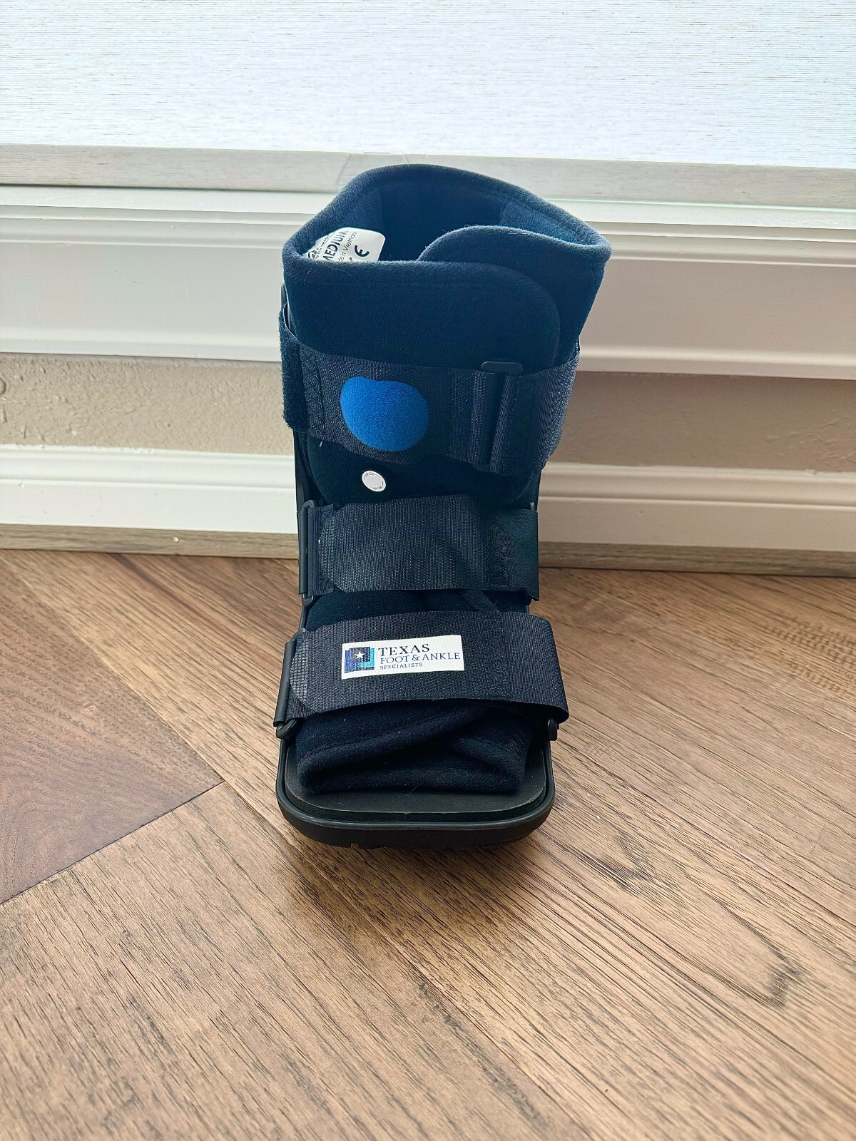 Low Top Air Walker Brace / Walking Boot – Black, Medium