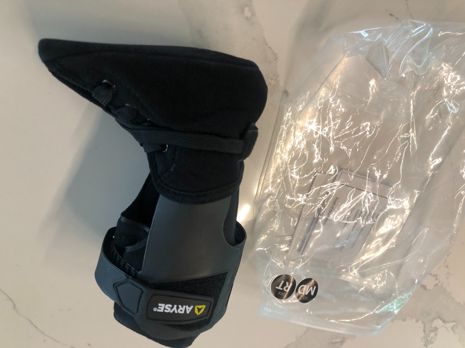 NEW ARYSE AY-06-102R MEDIUM RIGHT METFORCE ANKLE BRACE M-R