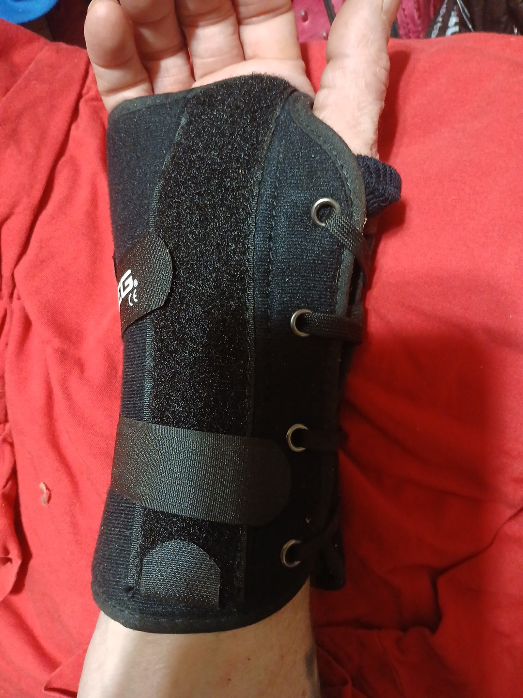 Breg Right Hand Wrist Lacer Wrist Brace Splint Carpal Tunnel Wrist Brace A4