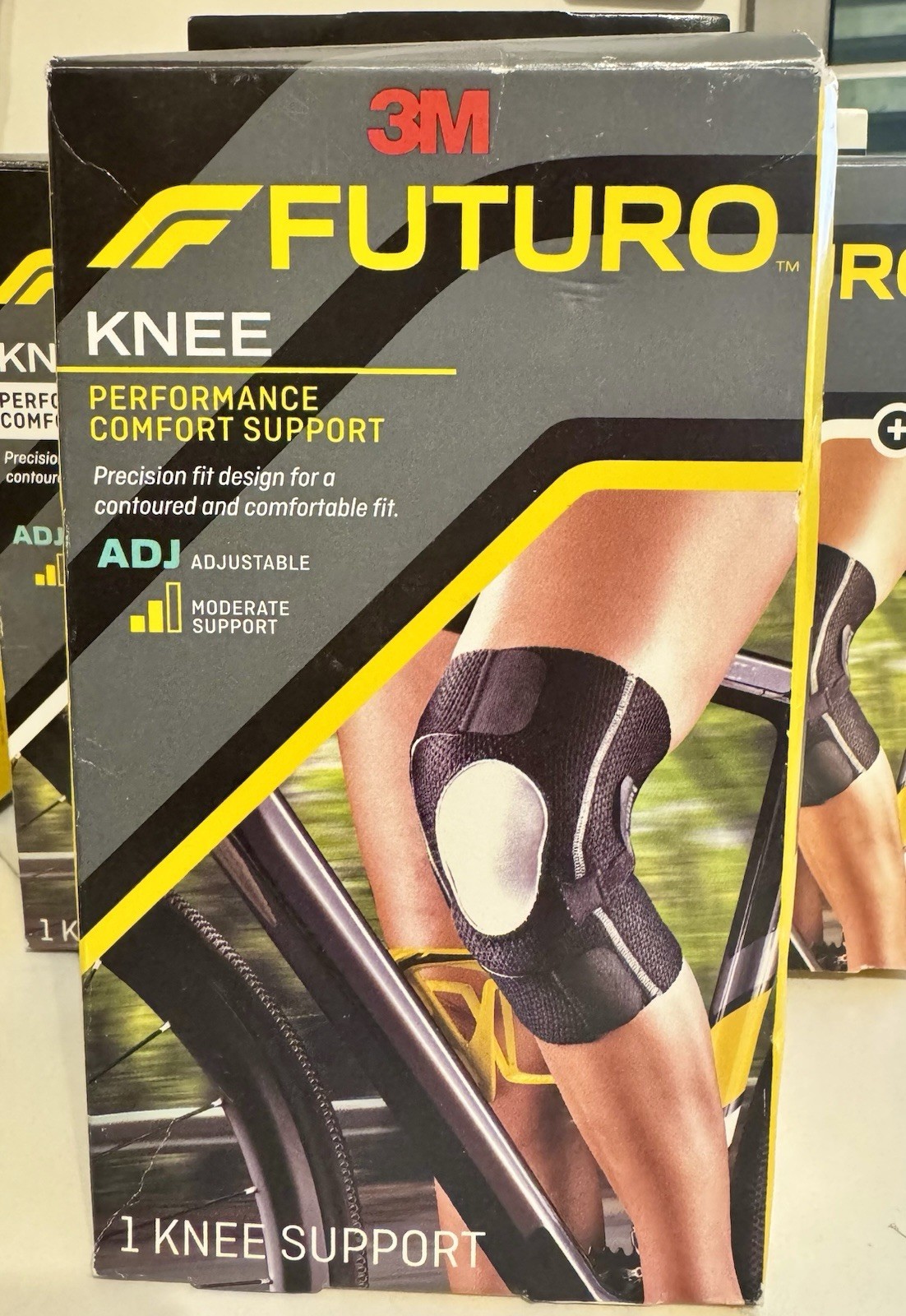 Futuro Sport Performance Comfort Knee Support Adjustable Moderate 13”-17.5” R/L