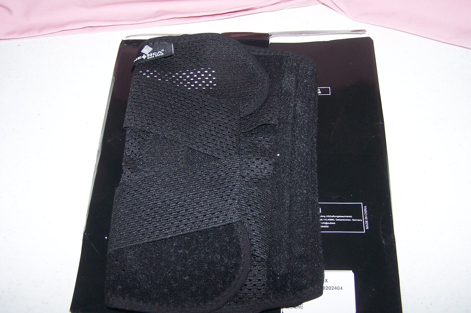NEENCA Knee Brace Sports Life NEW in Box Size: Medium Color: Black
