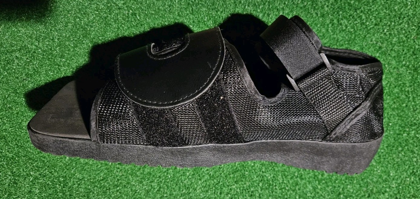 Breg Square Toe Post Op Shoe Medium Foot Brace Boot PostOp