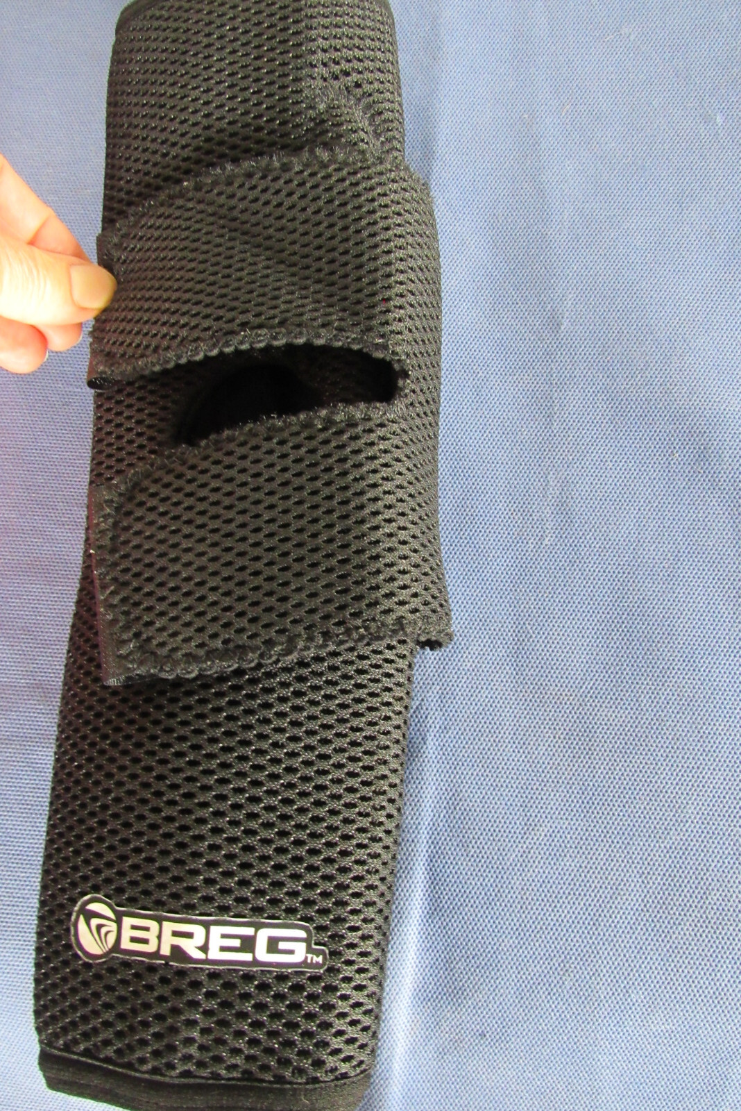 Breg 20122 Lateral Stability Hinged Knee BRACE Air Mesh Soft LEFT SMALL Black