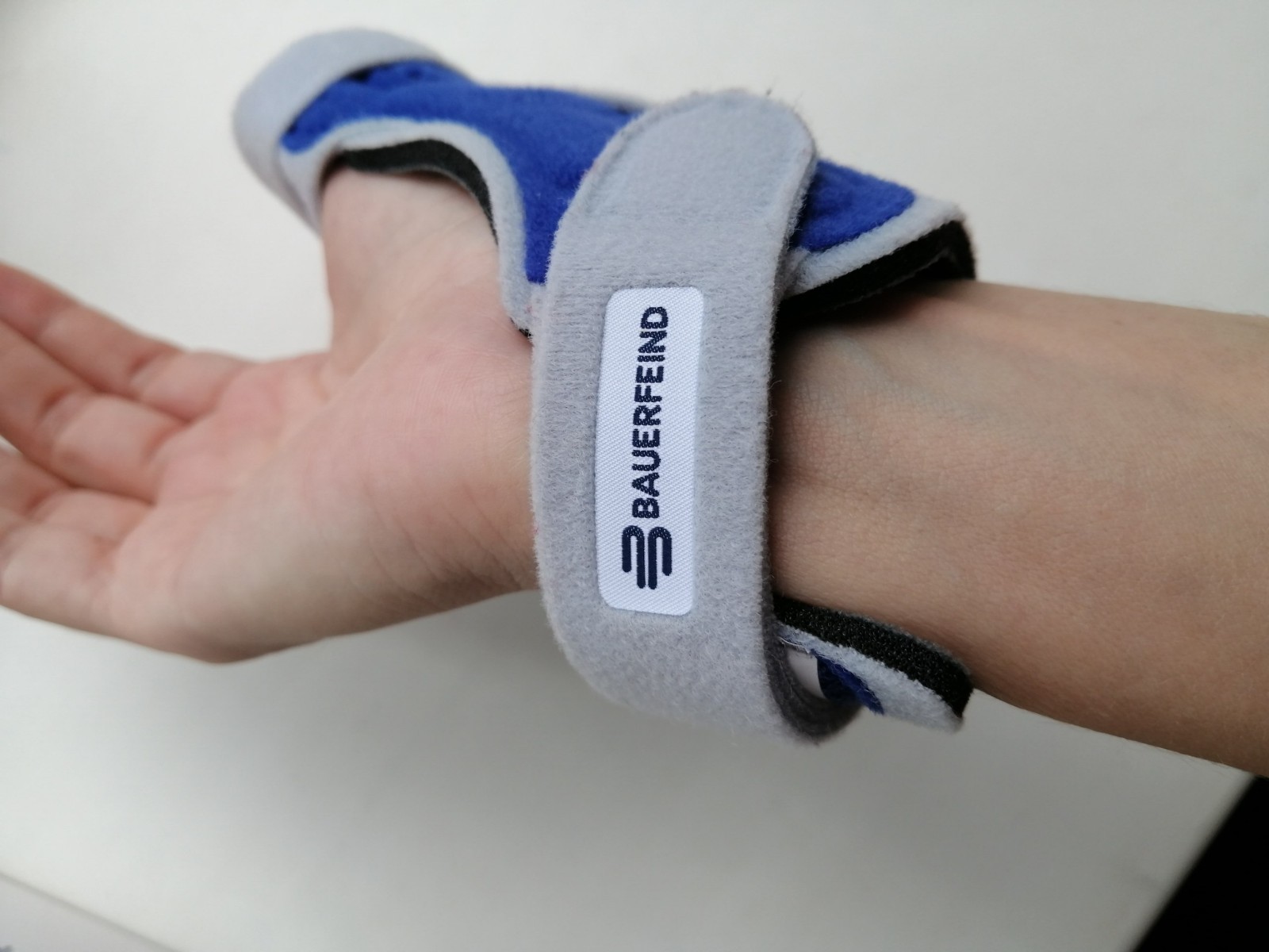 Bauerfeind Rhizoloc Thumb Brace Right Size 2 Support Finger Size M-L