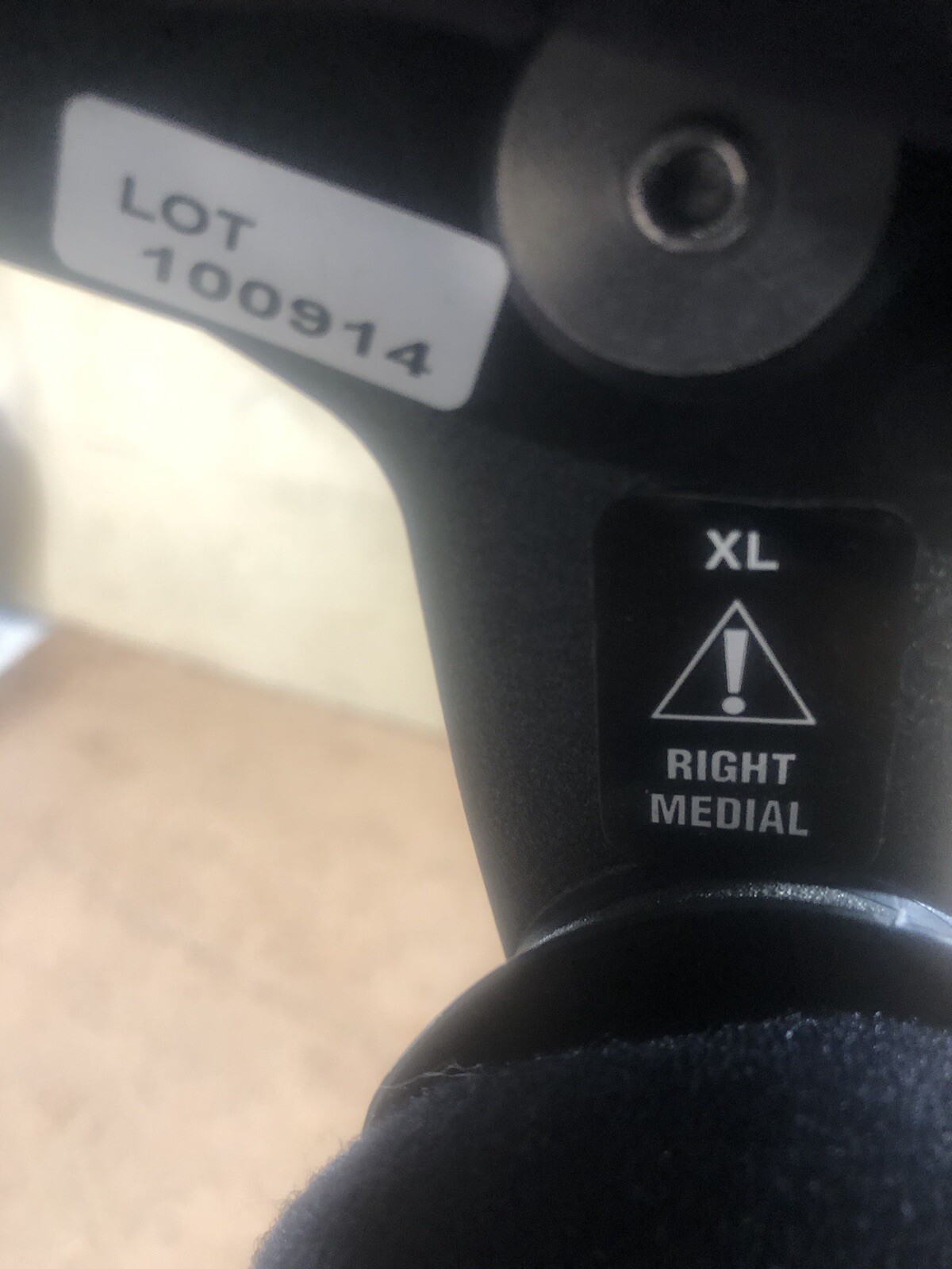 Donjoy 3DF XL Right Medial Knee Brace PreOwned