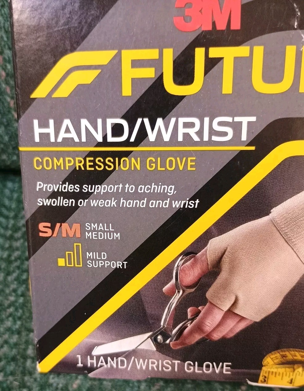 3M Futuro Compression Glove Mild Support to Aching, Weak Hands & Wrists S/M NIB