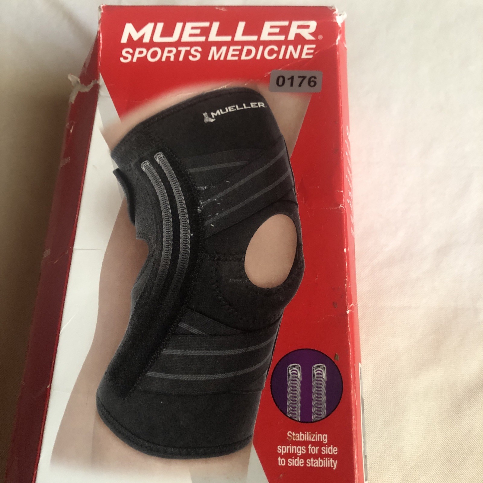 MUELLER SPORTS MEDICINE SELF-ADJUSTING KNEE STABILIZER 65437 NEW