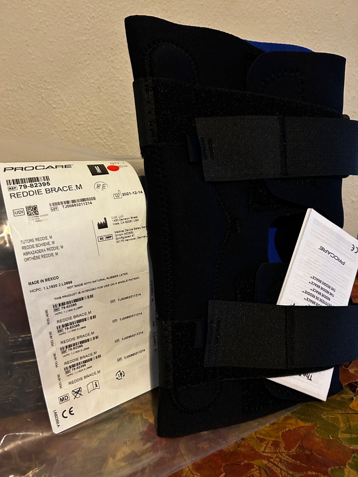 DJ Orthopedics STABILIZED KNEE SUPPORT – Open Patella, Medium – Model 79-82395