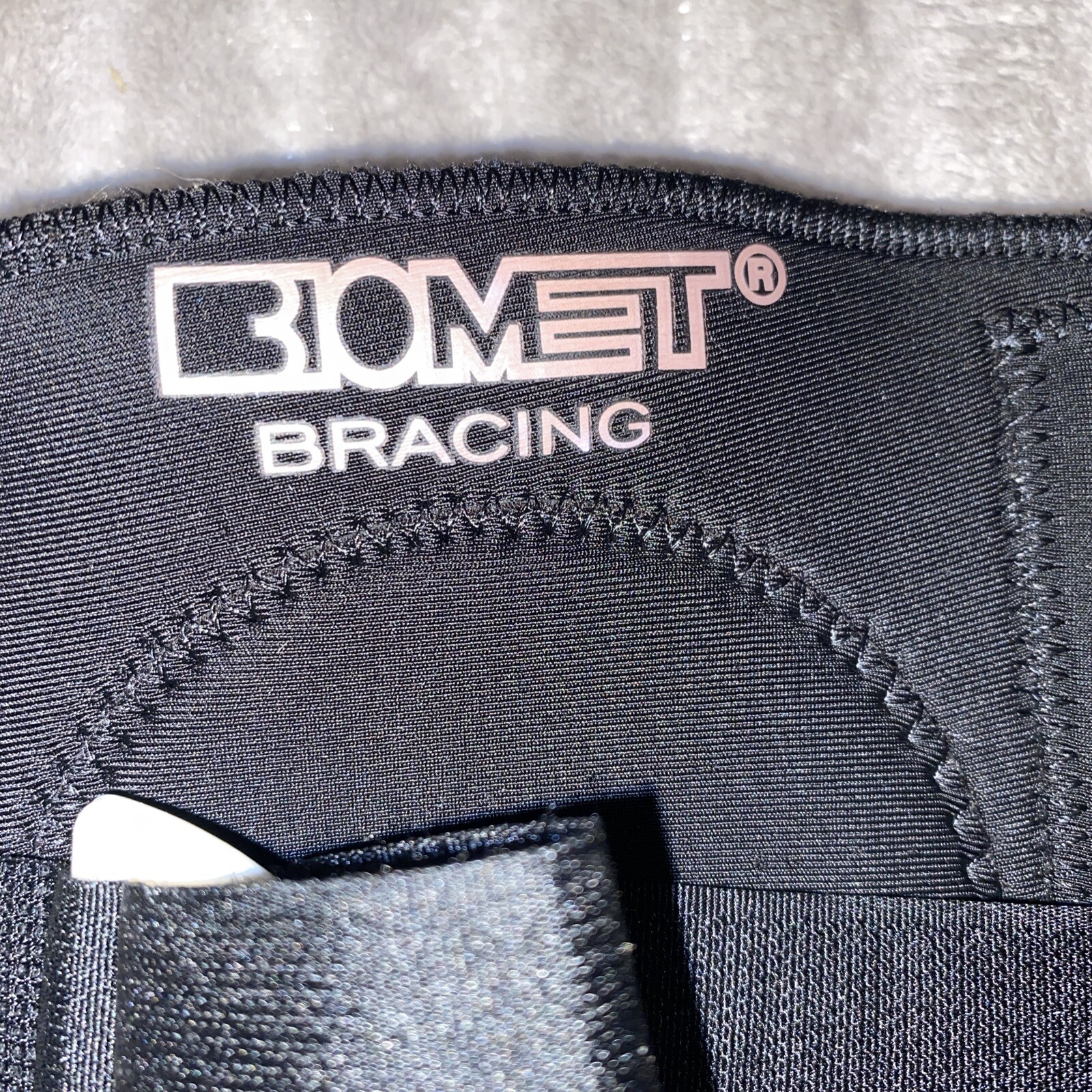 Breg/Biomet Hinged Knee Brace Circle Buttress Size X-large . New
