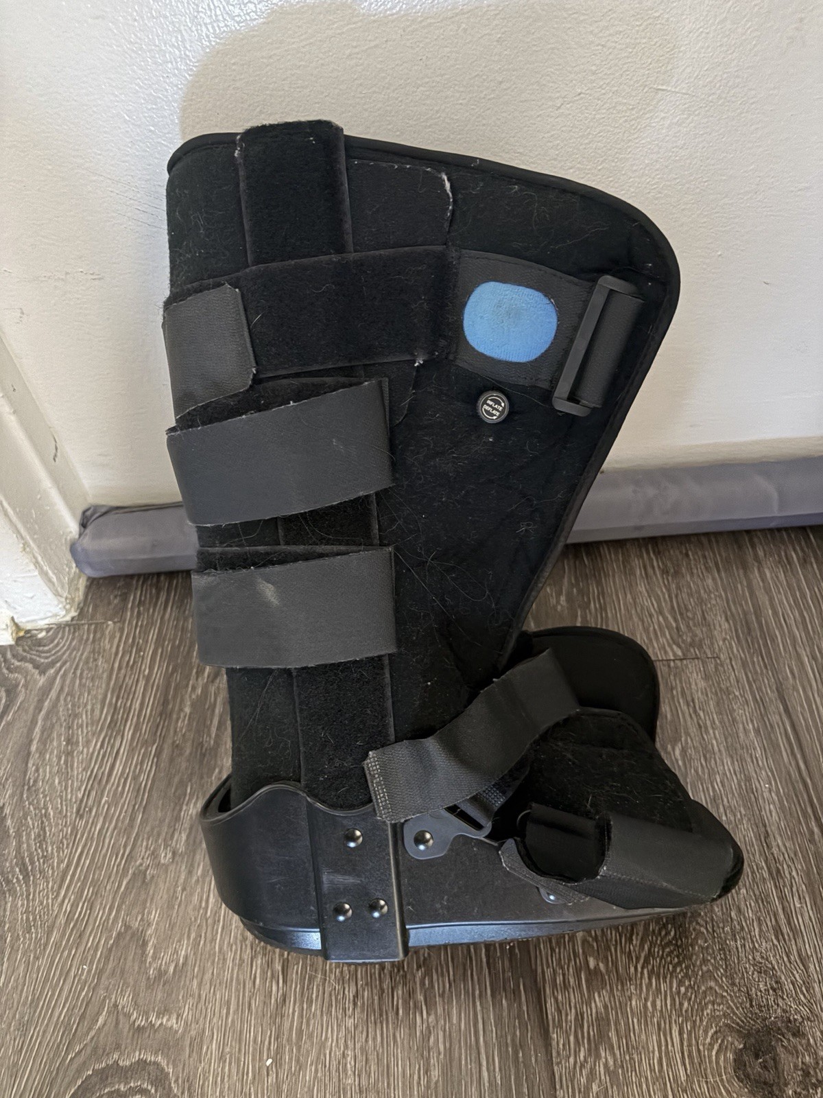 Black Inflatable Adjustable Walking Boot Brace Ankle/Foot Size M