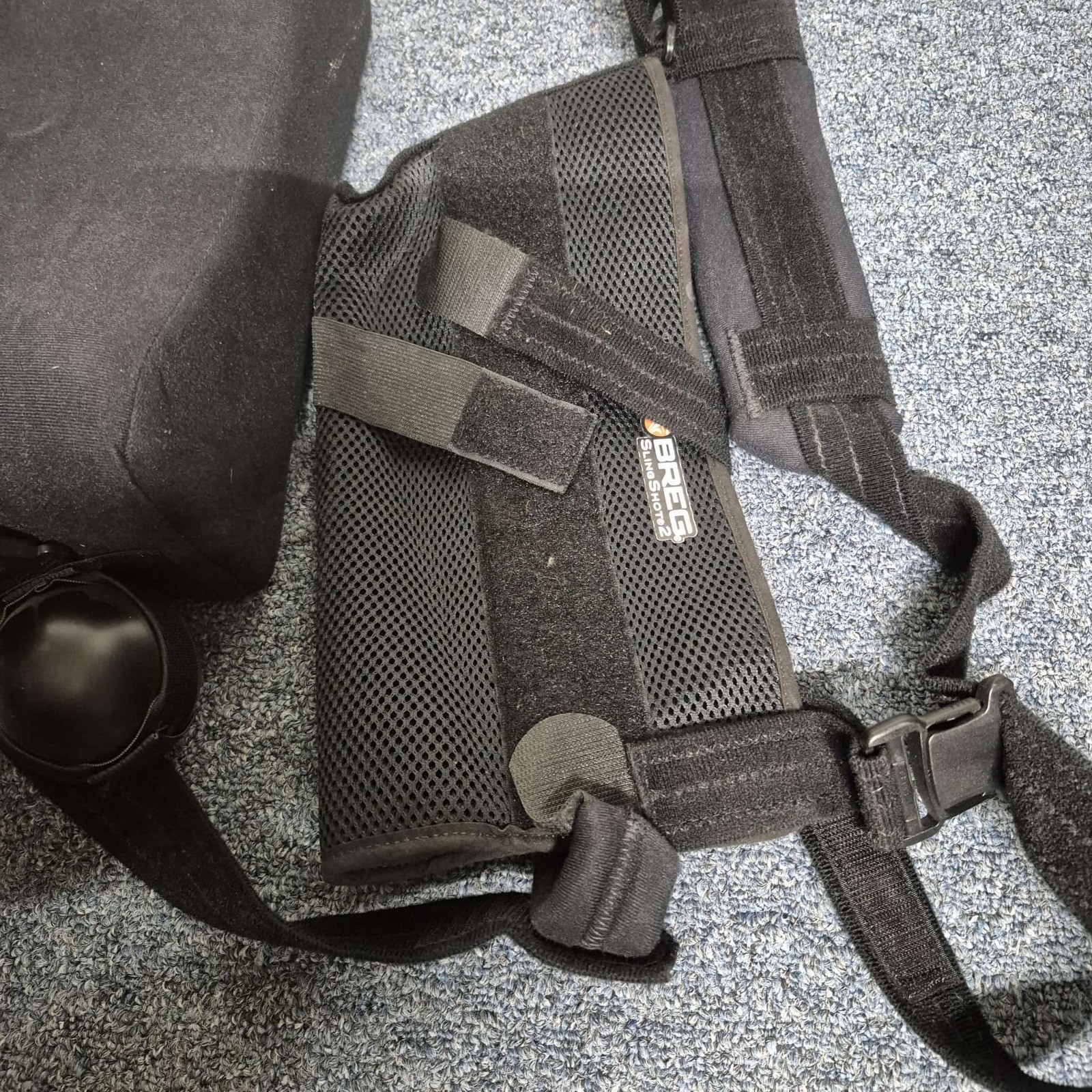 Breg SlingShot 2 Shoulder Brace & Abduction Pillow – Universal Left/Right Arm
