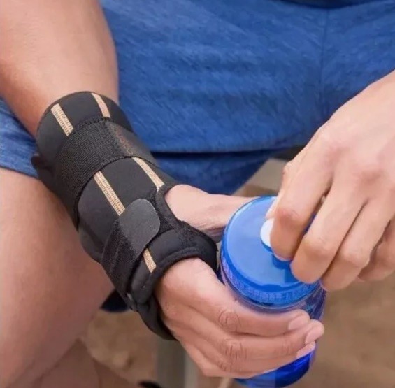 Copper Fit Rapid Relief Wrist Brace Left Right Hand Unisex Hot Cold Gel Therapy