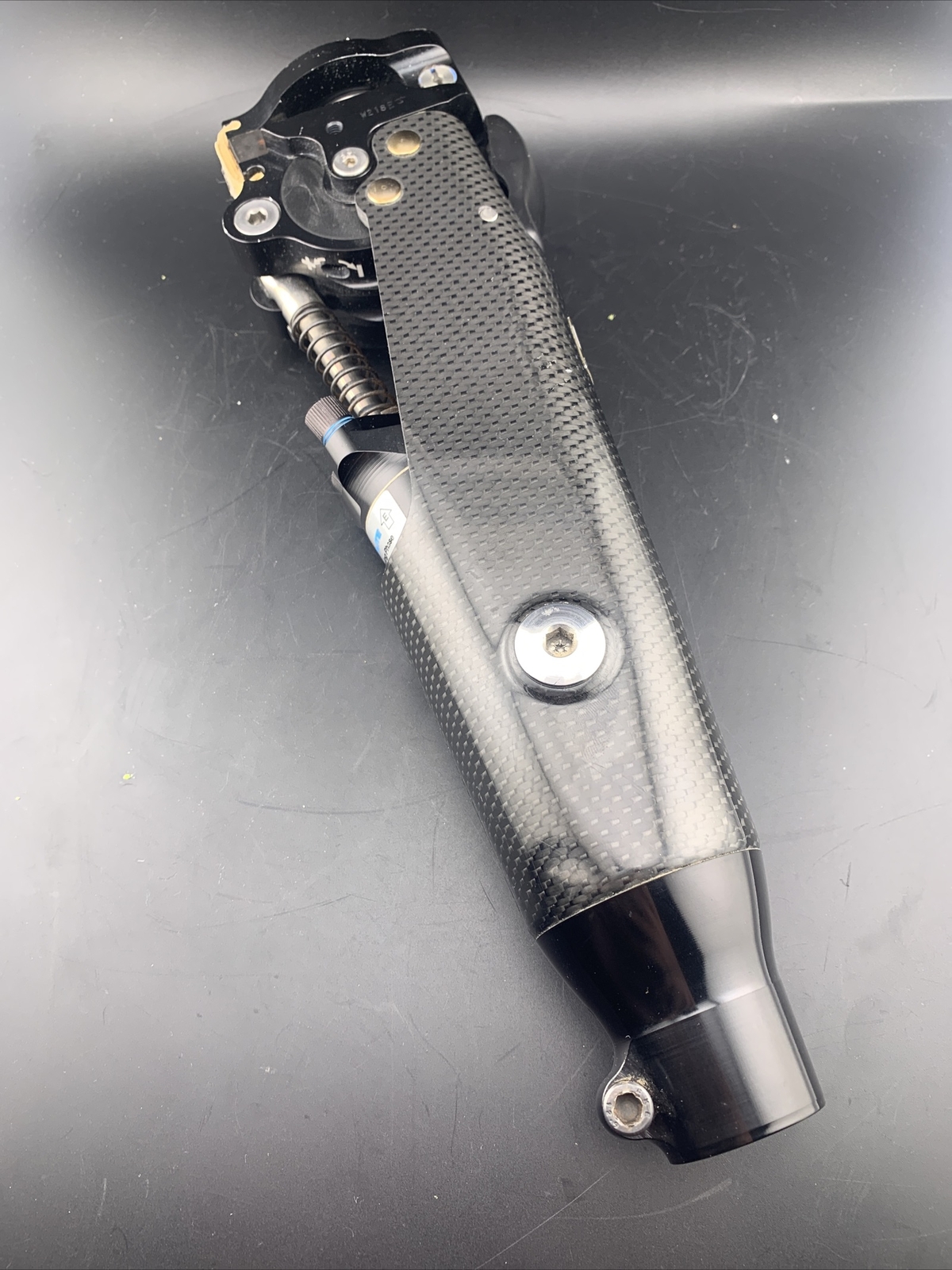 endolite blatchford ESK pneumatic prosthetic knee. prosthetic knee
