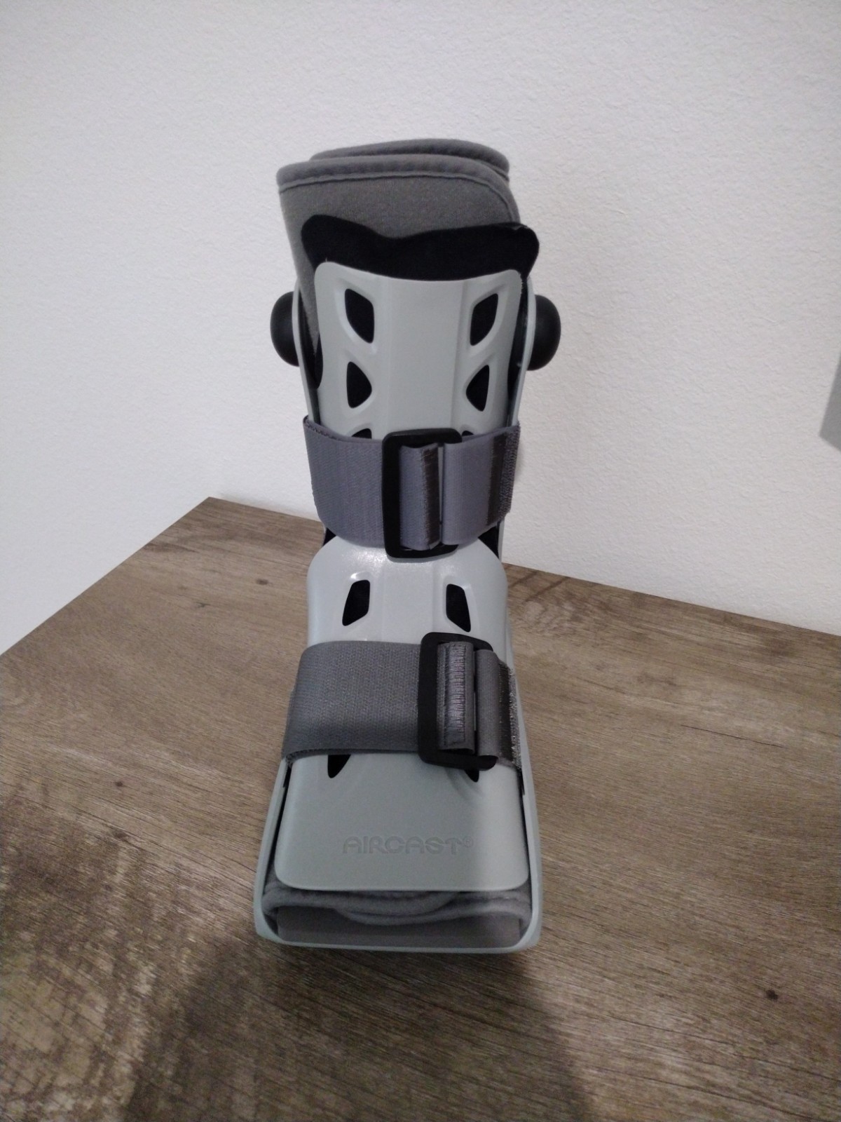 Aircast AirSelect Short Walker Brace and Walking Boot – Gray, Size: Small