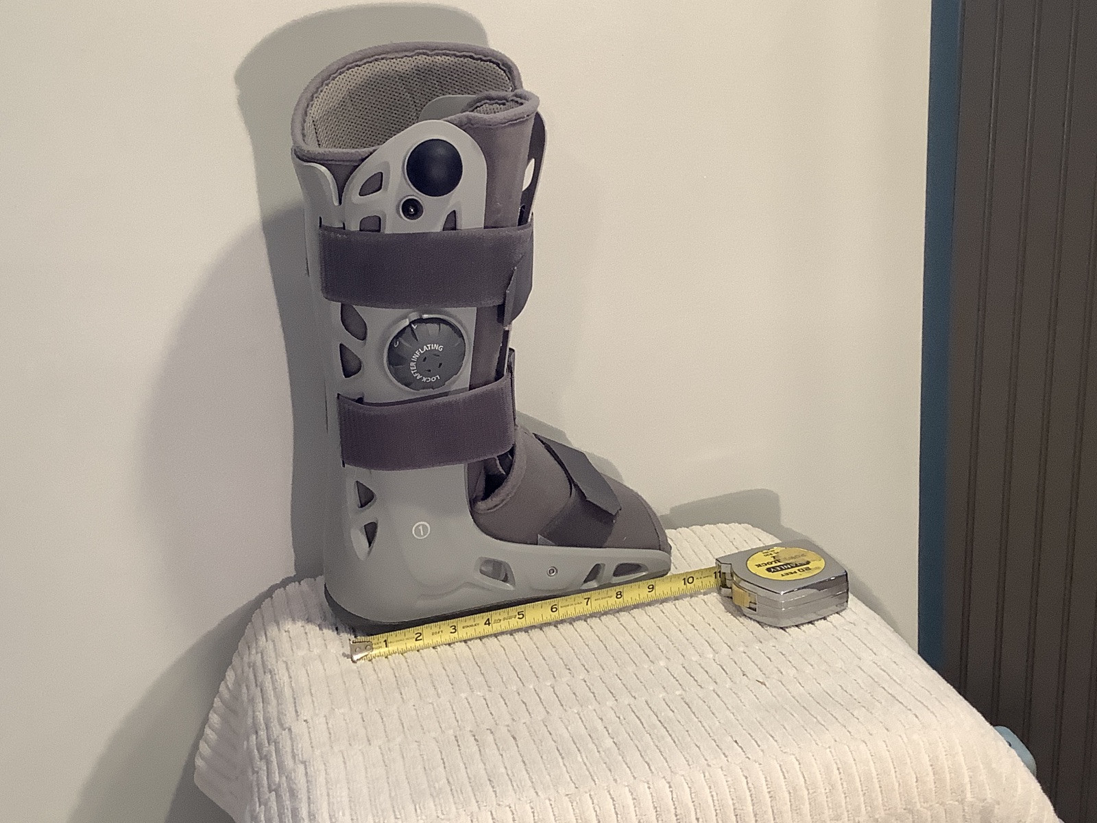 Aircast Softstrike Walking Post Surgical Boot Air Bag Pump Walking Cast DJO – Sm