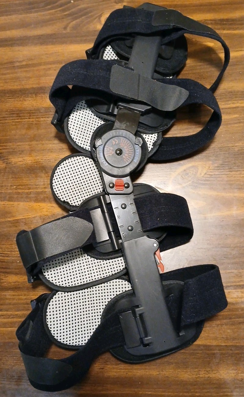 UNI Adjustable Post-Op Knee Brace ROM Immobilizer ACL MCL PCL Injury Support