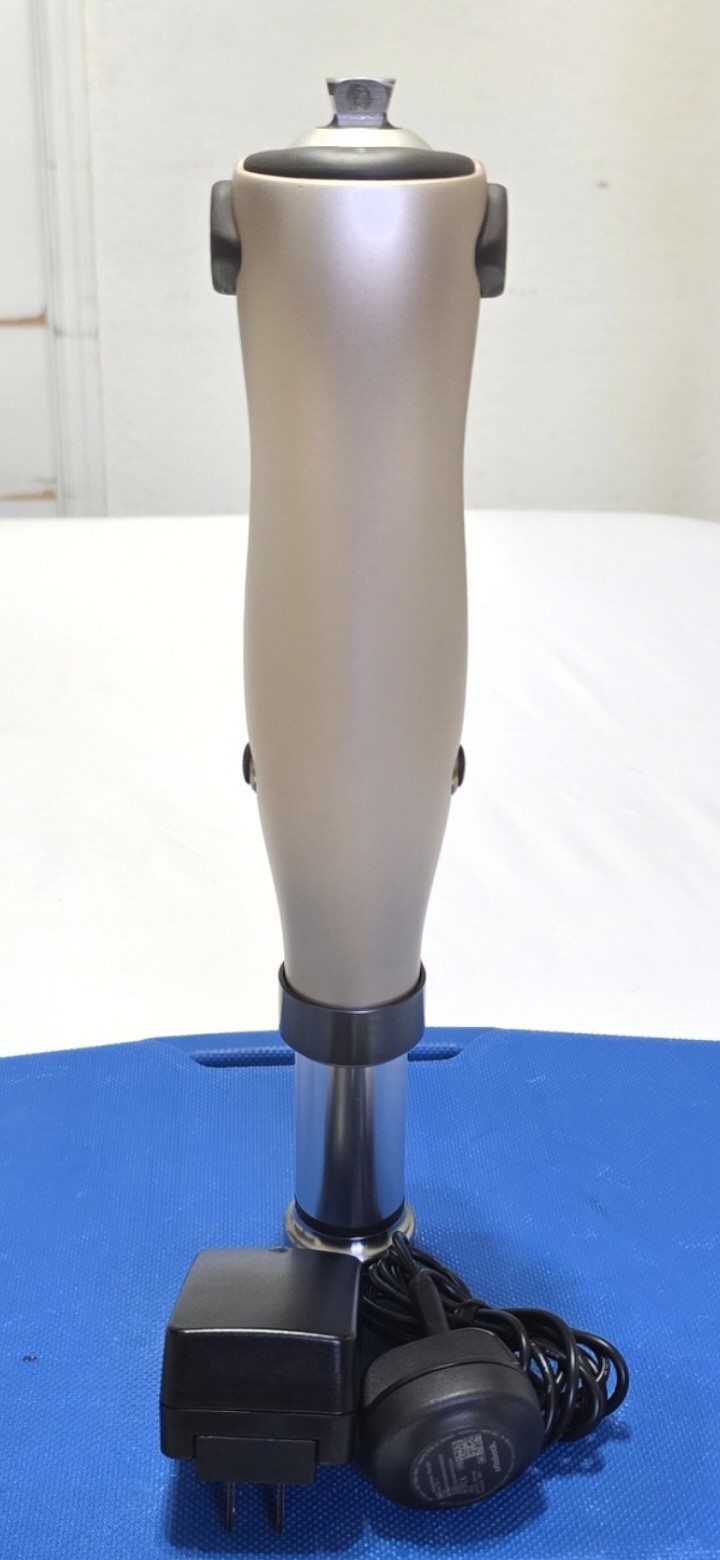 New 2025 Ottobock kenevo Knee 3C60 Microprocessor. Excellent Conditions.