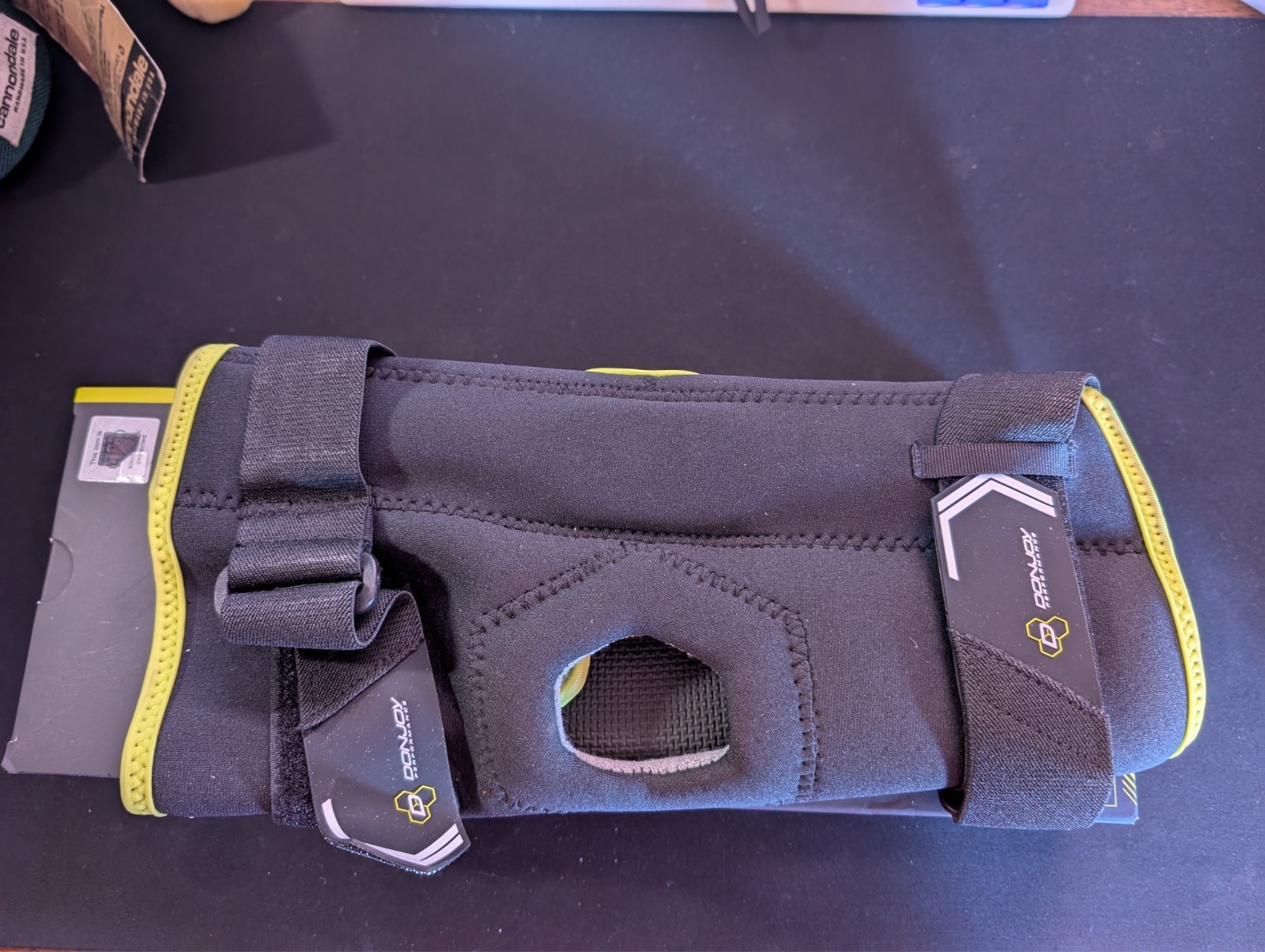 DonJoy Bionic Comfort Hinged Knee Brace Support S M Open Box Black