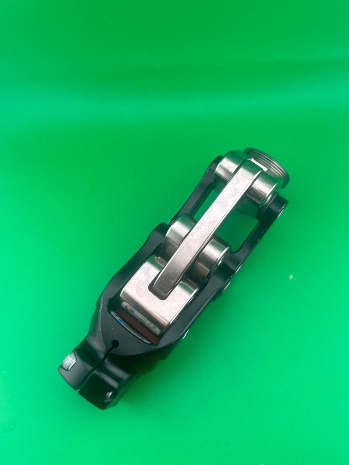 Ossur 1900 prosthetic knee. Excellent condition.