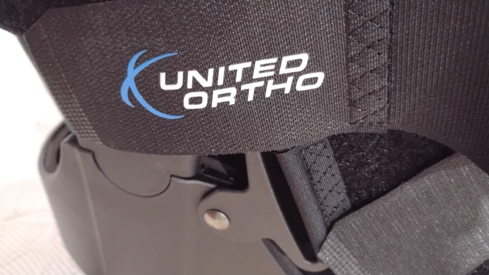 United Ortho USA14115 Short Air Cam Walker Fracture Boot Medium Black – Medical