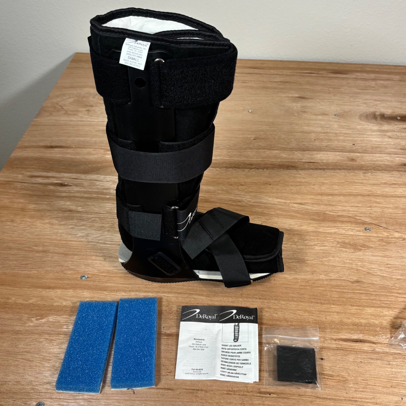 DeRoyal Short Leg Walker Samson Boot Black Small SL8001-03 Medical Orthopedic
