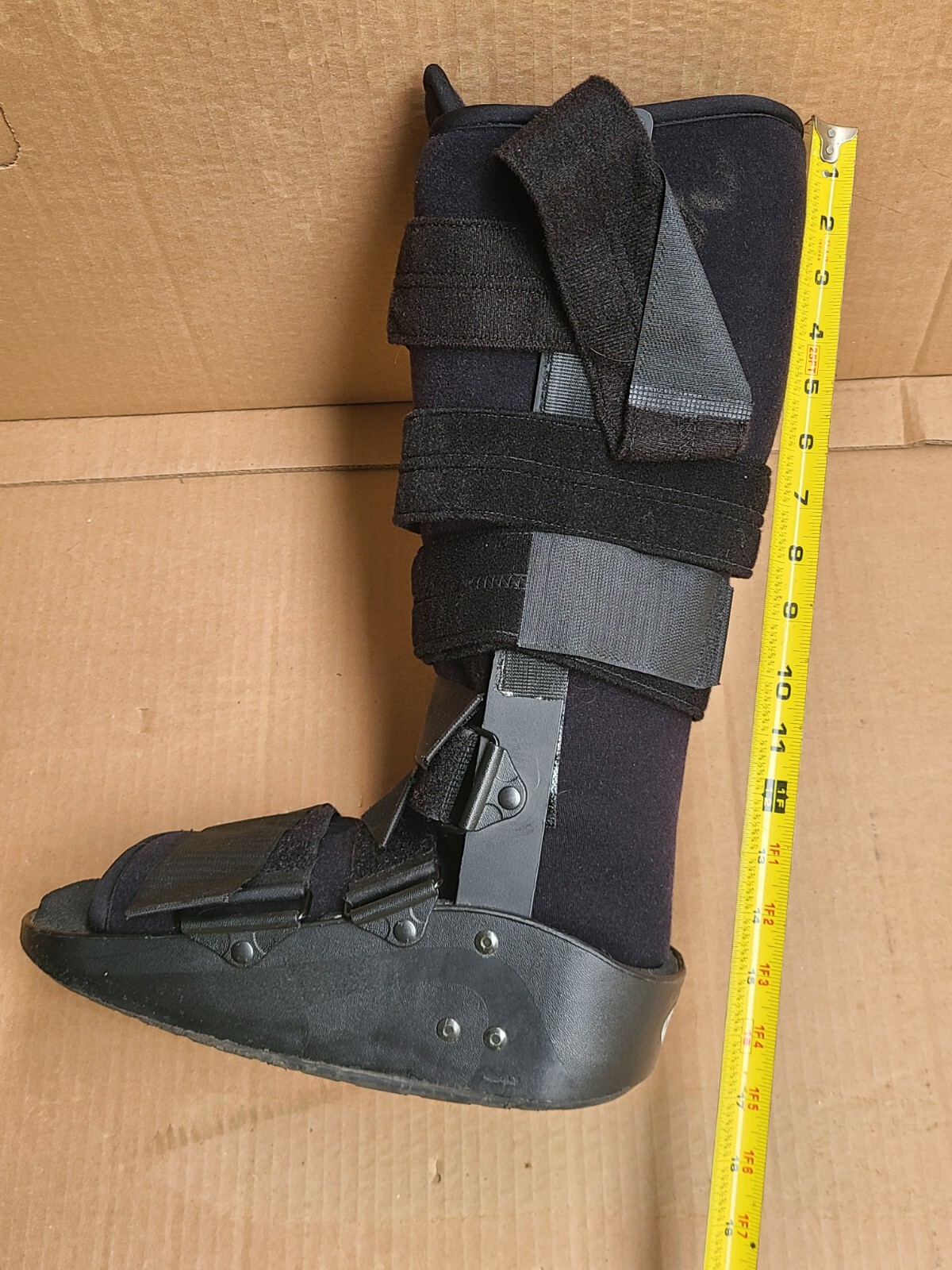 MaxTrax Orthopedic Size Medium Walking Boot Brace DJO Foot Brace