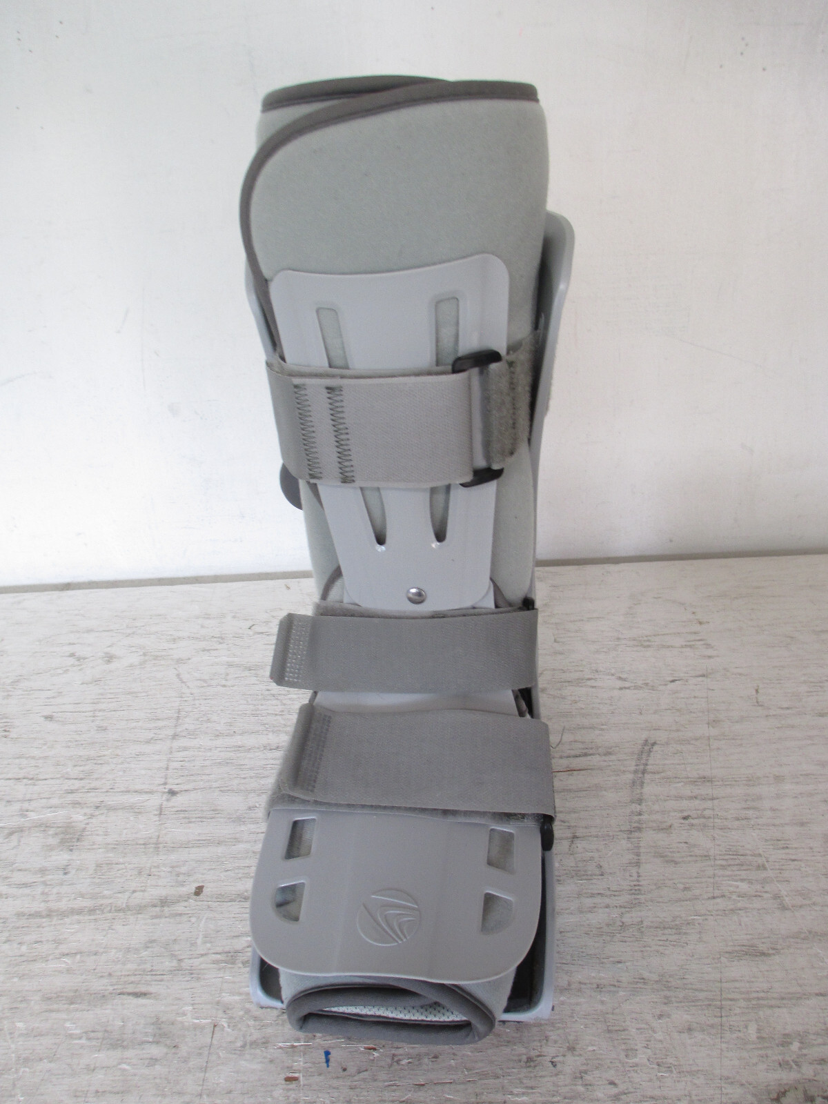Breg Air Pump Full Shell Walker Ankle Medical Boot Walking Cast – Size LARGE