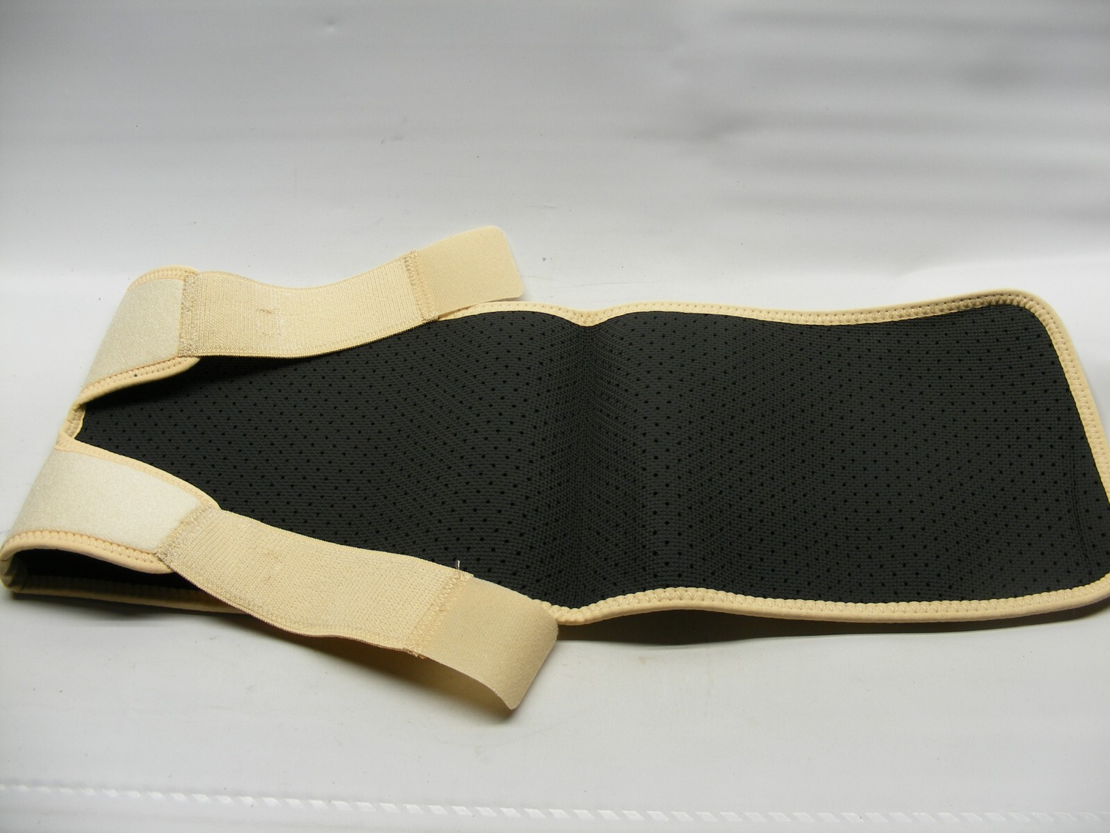 VIVE Thigh Support Brace One Size fits Most Right or Left up to 32″ Beige