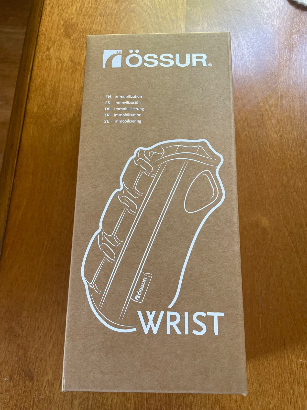 Ossur Form Fit – 8″ Wrist Brace. Hospital recommended for carpel tunnell