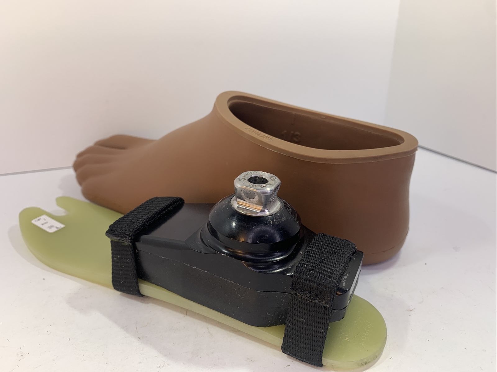 ossur Left k2 sensation prosthetic foot. category 1. size 26