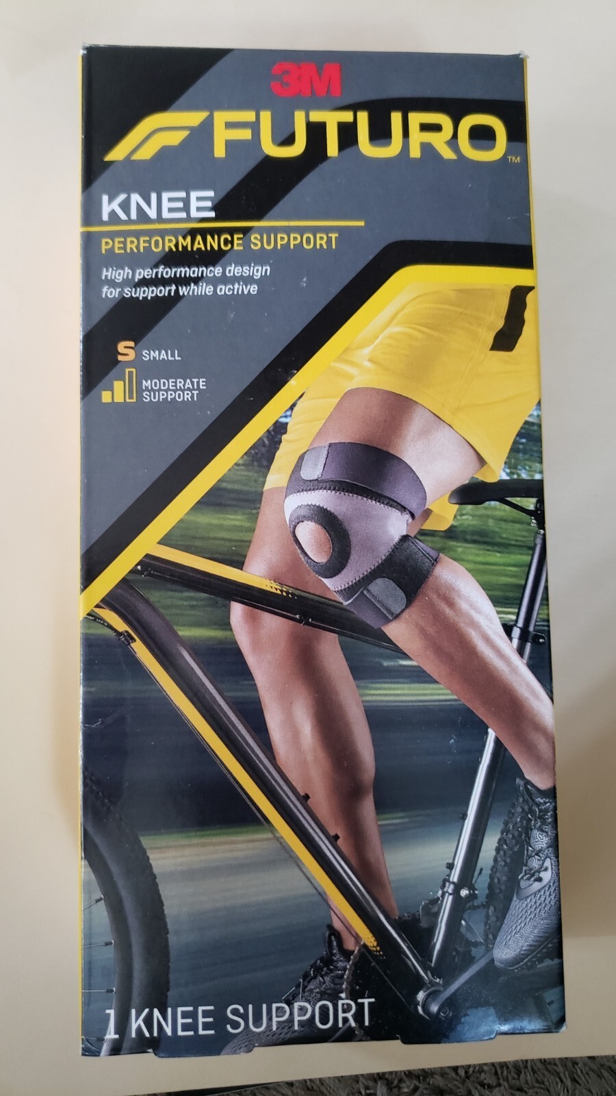 3M Futuro Knee Performance Moderate Support 45694 Size: Small Color: Black NEW!