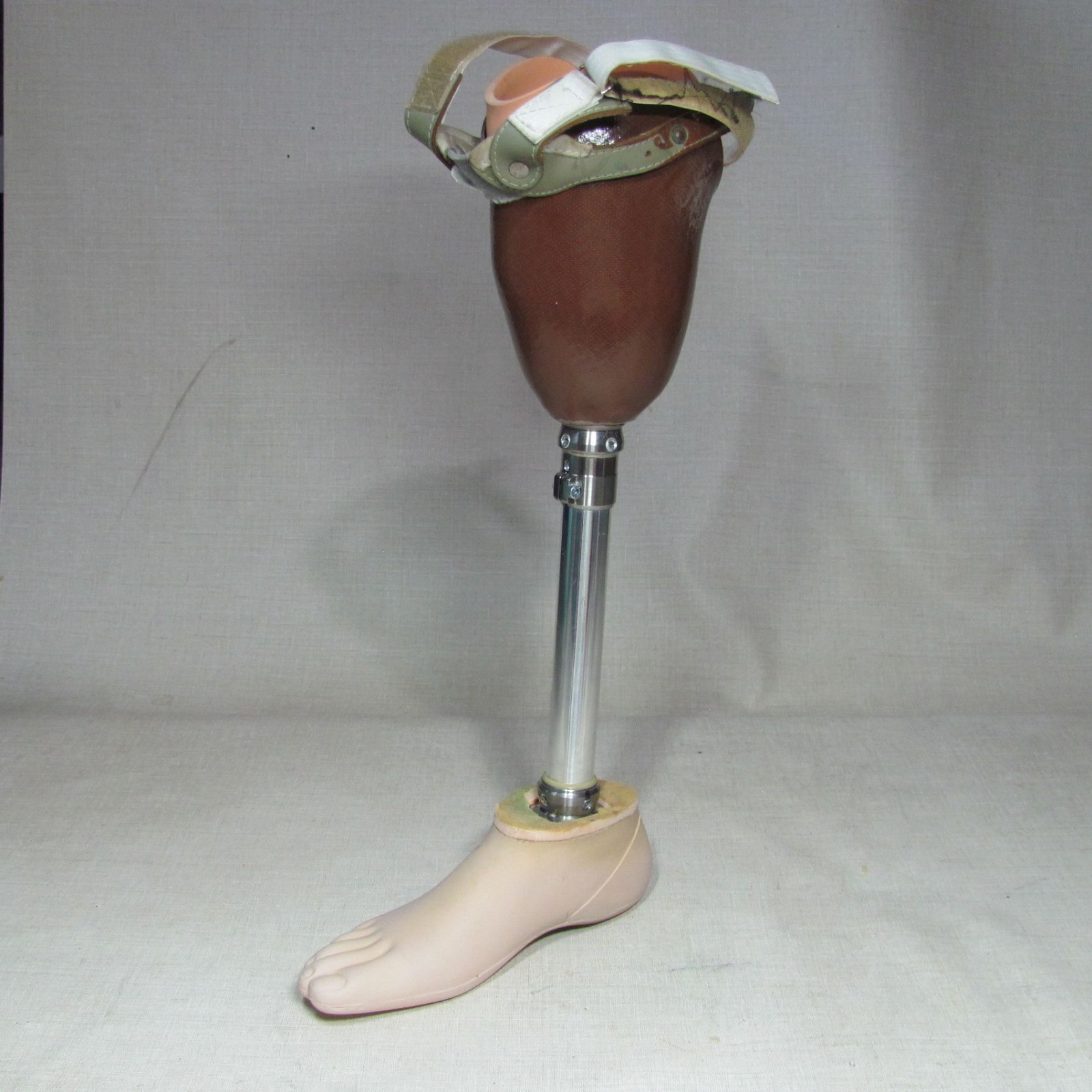PROSTHETIC LEG LEFT BELOW-KNEE OTTO BOCK TITAN 4R52 HARDWARE KINGSLEY FLATTIE FO