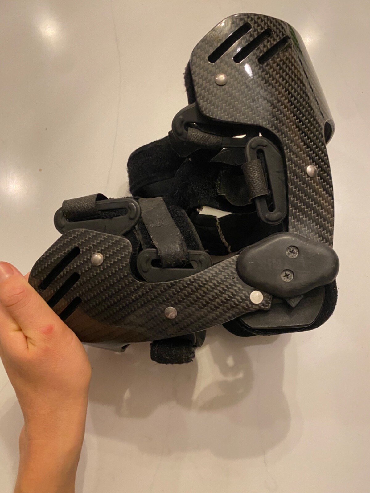 Matrix Left Medium Knee Brace