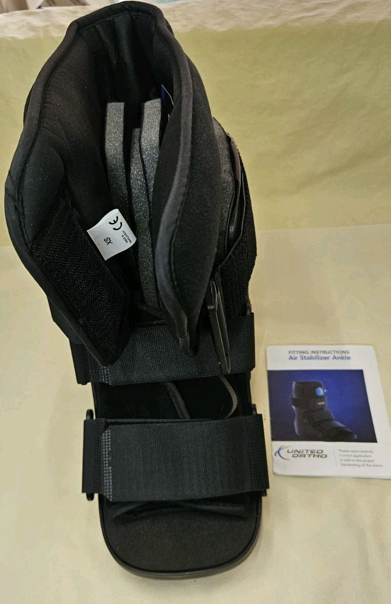 United Ortho USA14111 SHORT Air Cam Walker Fracture Boot, (Ex-Sm) Black Air Cast