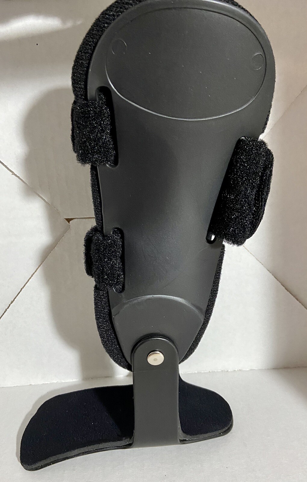 Hinged Right Ankle Brace