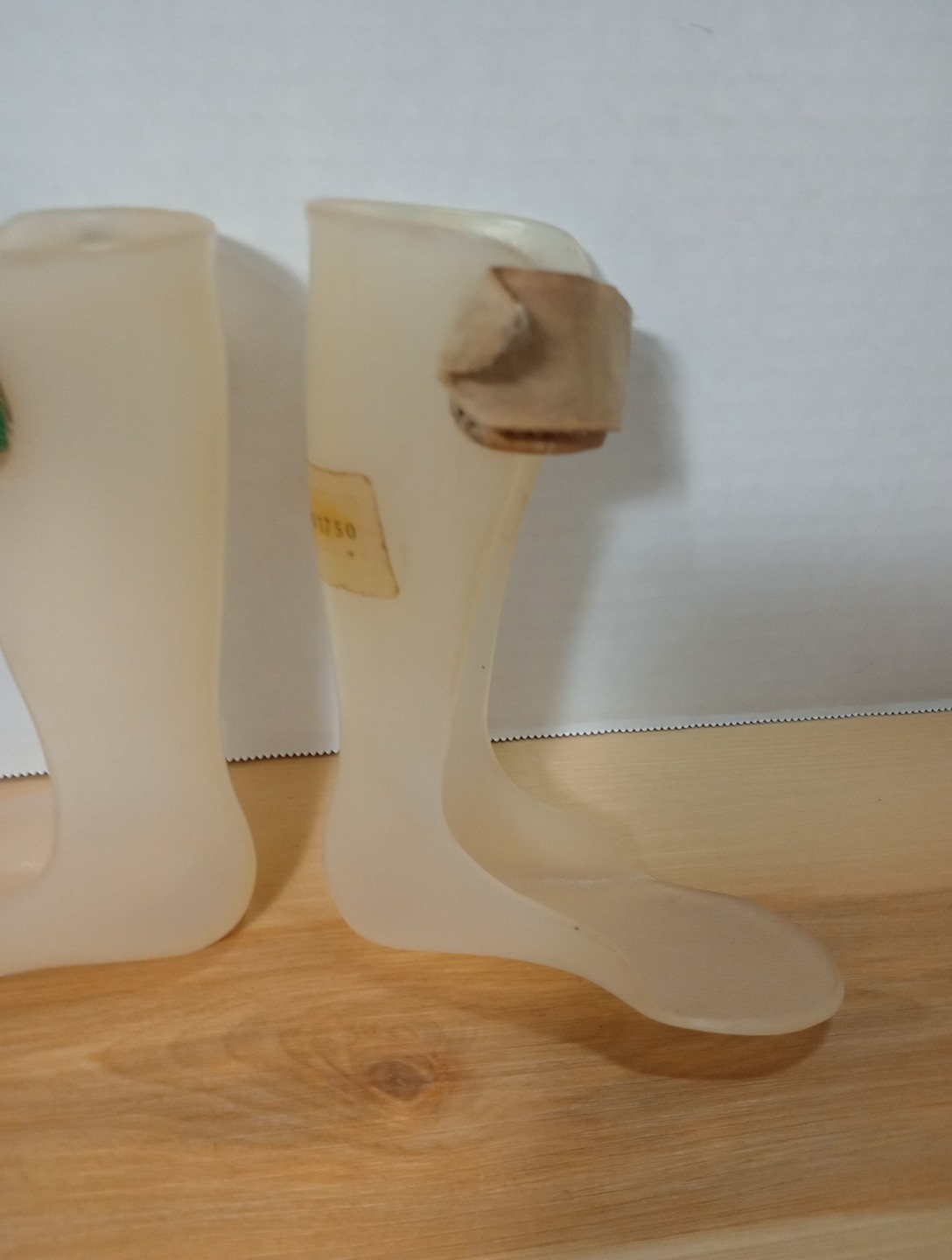 VTG Foot Left Right Ankle Foot Orthosis Molded White Plastic Therrian, Joseph